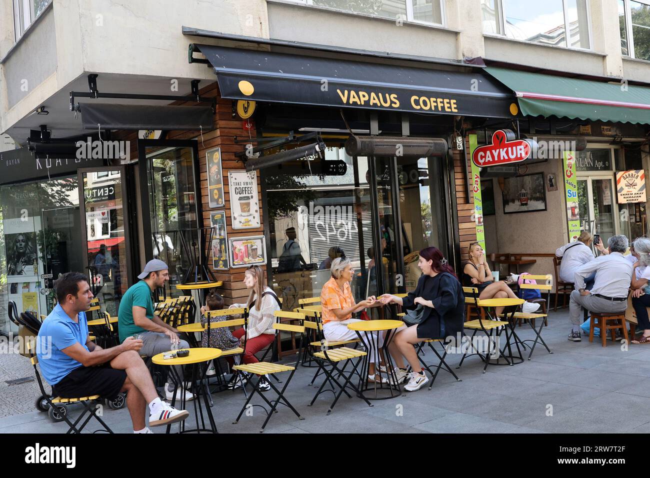 Café-bar Vapaus dans le quartier Kadikoy d'Istanbul, Turquie Banque D'Images