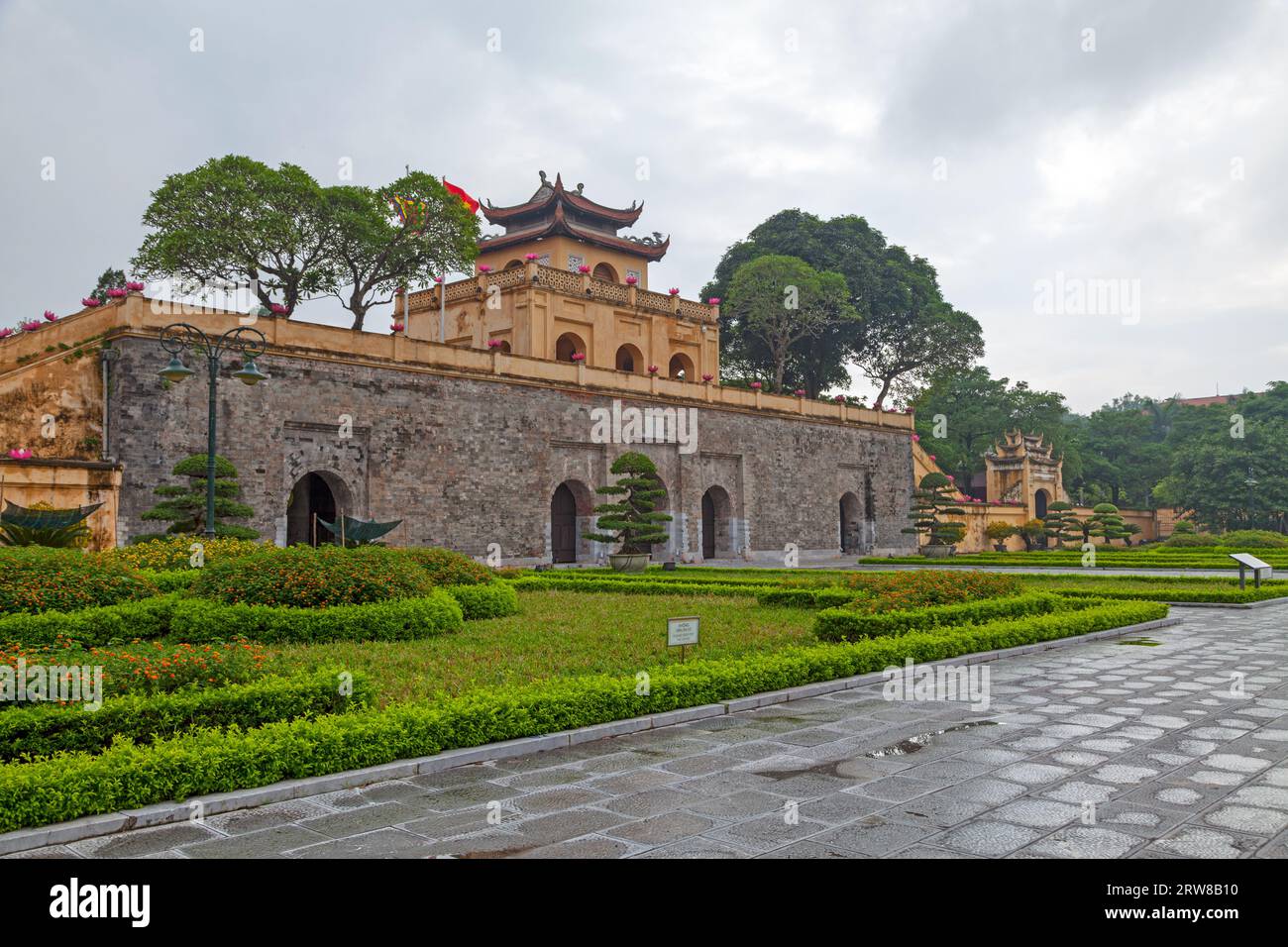 La Citadelle impériale de Thang long (vietnamien : Hoàng thành Thăng long/皇城昇龍) est située dans le centre de Hanoi, au Vietnam. Il est également connu sous le nom de Hanoi CIT Banque D'Images