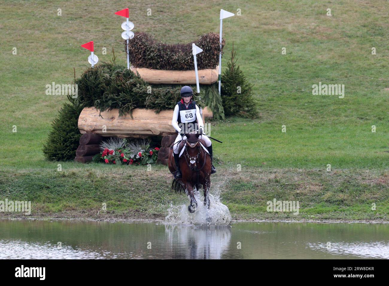 Caroline Harris monte Call Me Cooley dans le CCI-L 4* lors des épreuves hippiques internationales du Blenheim Palace au Blenheim Palace, Woodstock, Oxfordshire, le samedi 16 septembre 2023. (Photo : Jon Bromley | MI News) crédit : MI News & Sport / Alamy Live News Banque D'Images