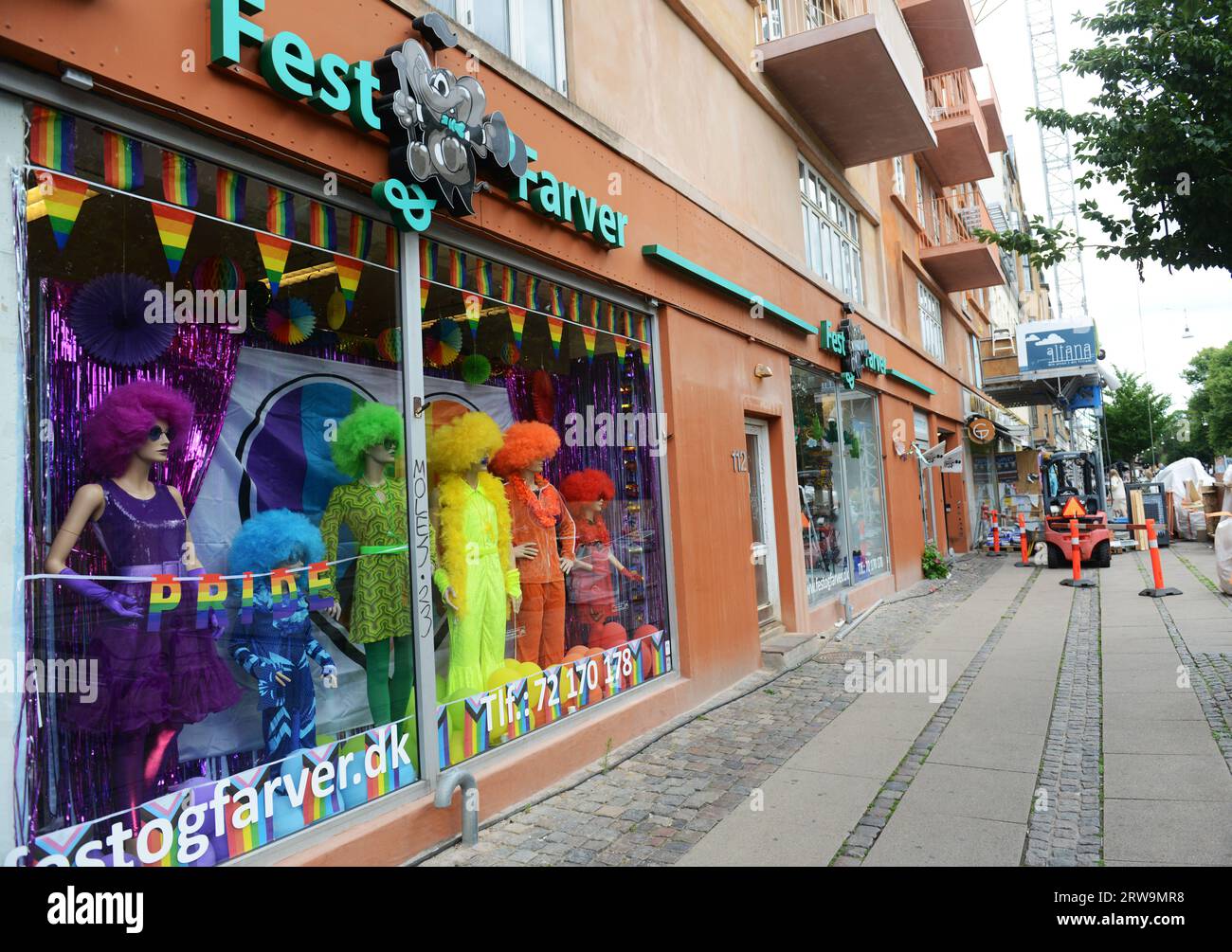 Boutiques colorées sur Nørrebrogade, Copenhague, Danemark. Banque D'Images