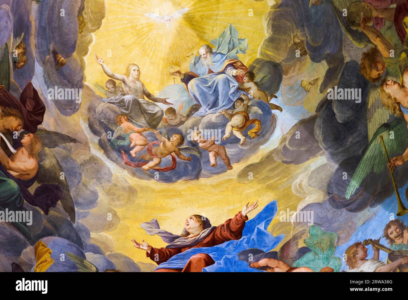 Assomption de Marie. La Trinité de Dieu le Père, Jésus et le Saint-Esprit reçoivent Marie portée par les anges dans le Royaume des Cieux. Baroque Banque D'Images