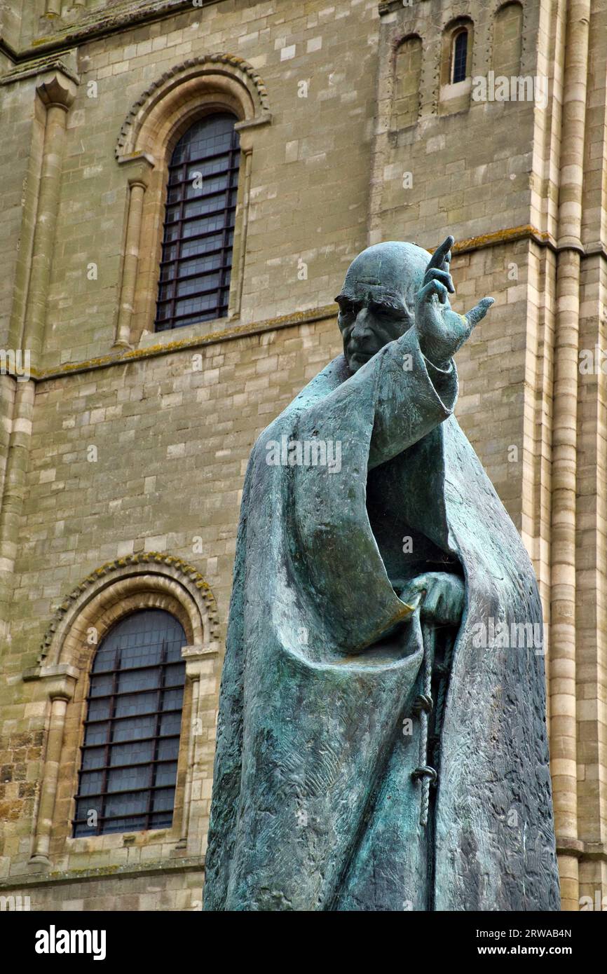 Statue de Saint Marc l'extérieur de la cathédrale de Chichester Banque D'Images