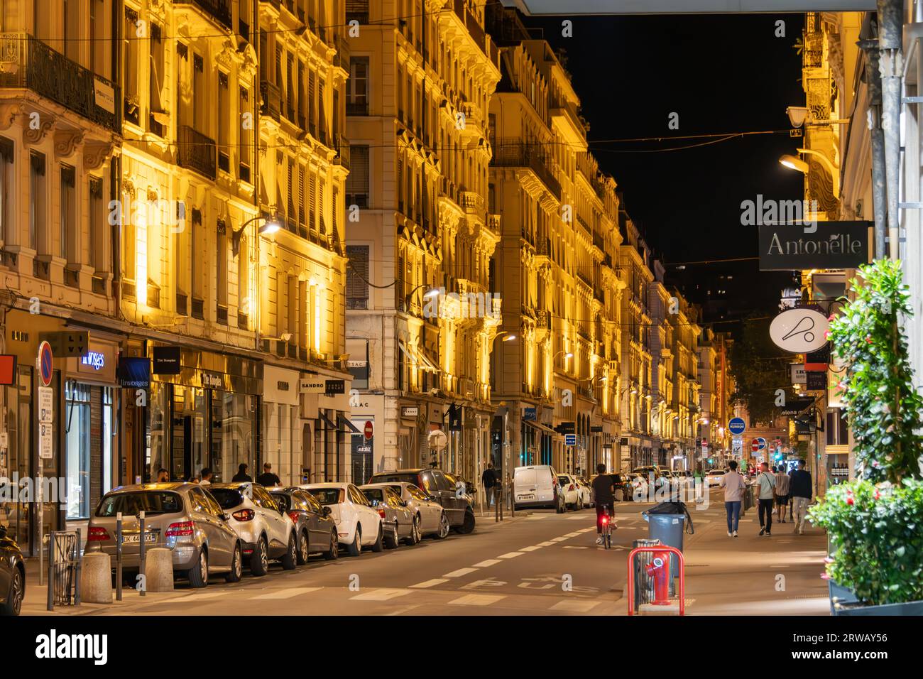 Photo de nuit rue de la République dans le 2e arrondissement de Lyon. Banque D'Images