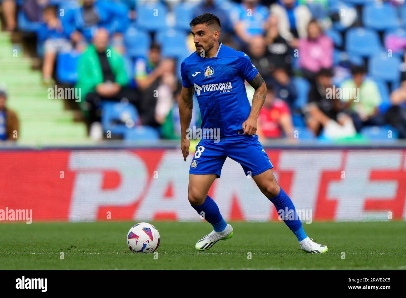 Mauro Arambarri de Getafe CF lors du match de la Liga EA Sports entre Getafe CF et CA Osasuna, date 5. Football, Coliseum Alfonso Perez Stadium, Getafe, Madrid, Espagne - 17 sept. 2023 (photo de Cesar Cebolla / PRESSINPHOTO) Banque D'Images