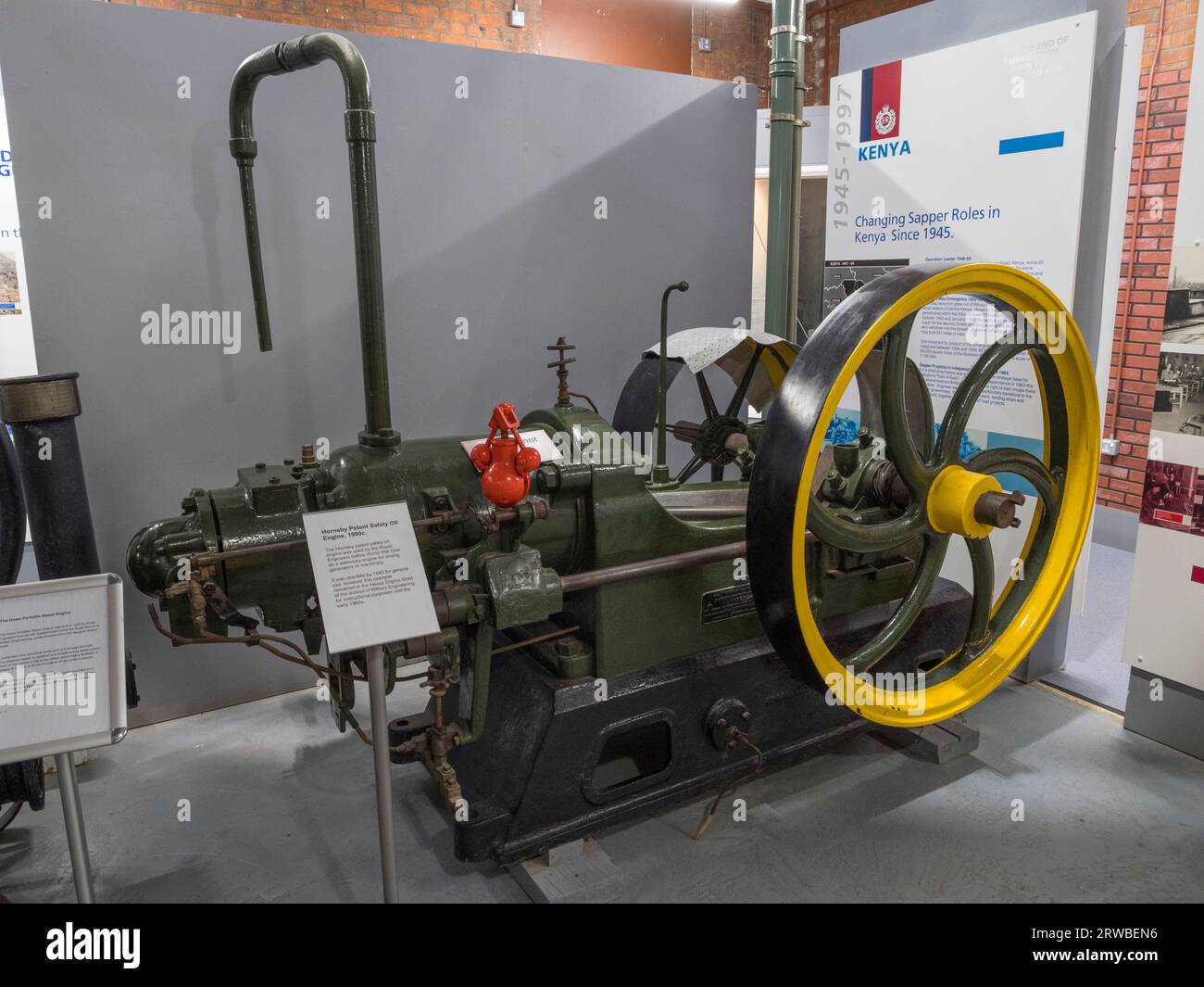 Un moteur Hornsby Patent Safety Oil (1900c) exposé au Royal Engineers Museum à Gillingham, Kent, Royaume-Uni. Banque D'Images