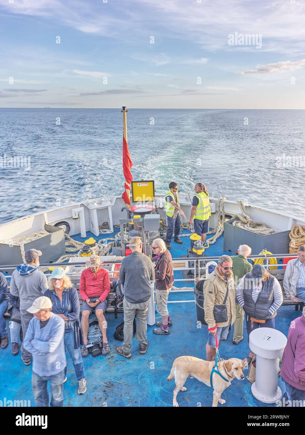 Passagers sur le ferry Scillonian III lors de sa traversée de l'océan Atlantique de Penzance à St Mary's, îles Scilly. Banque D'Images