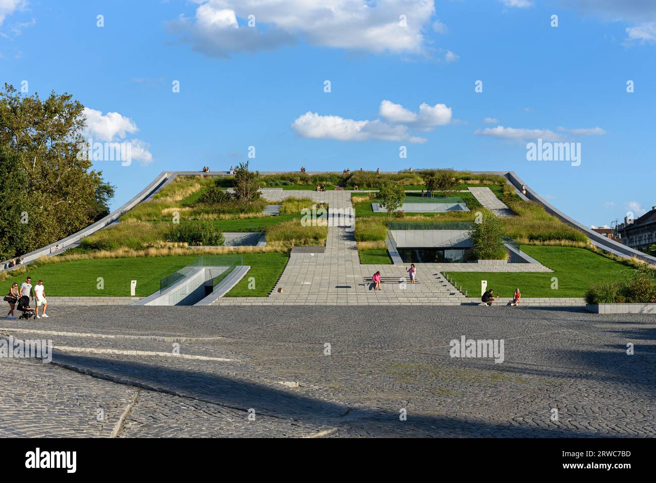 L'espace vert sur le toit du nouveau Musée d'Ethnographie de Budapest, Hongrie Banque D'Images