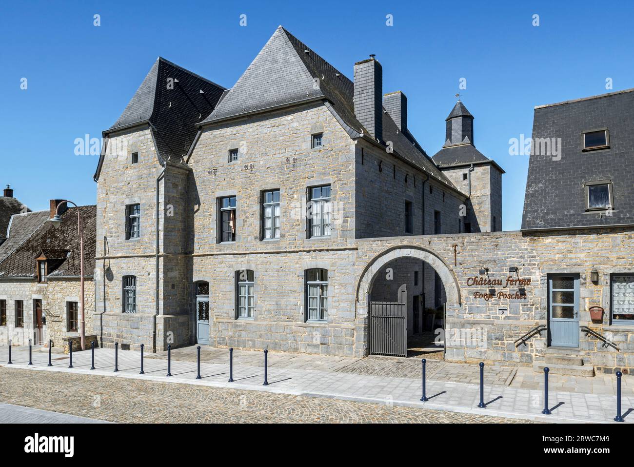 17e siècle château-ferme / ferme fortifiée la Forge Poschet, construit par le forgeron Nicaise Poschet au village de Macon, Momignies, Hainaut, Belgique Banque D'Images