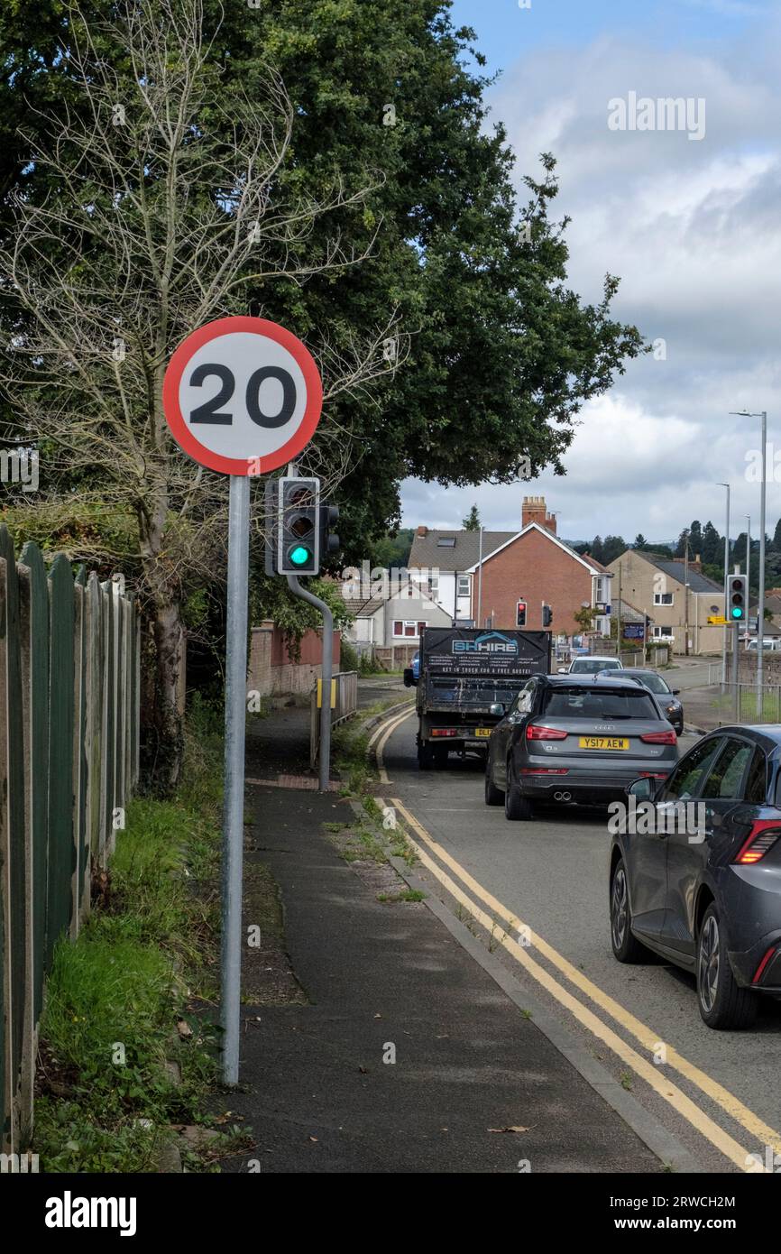 Le gouvernement gallois introduit une limite de vitesse urbaine de 20 mph pour promouvoir la sécurité routière Banque D'Images