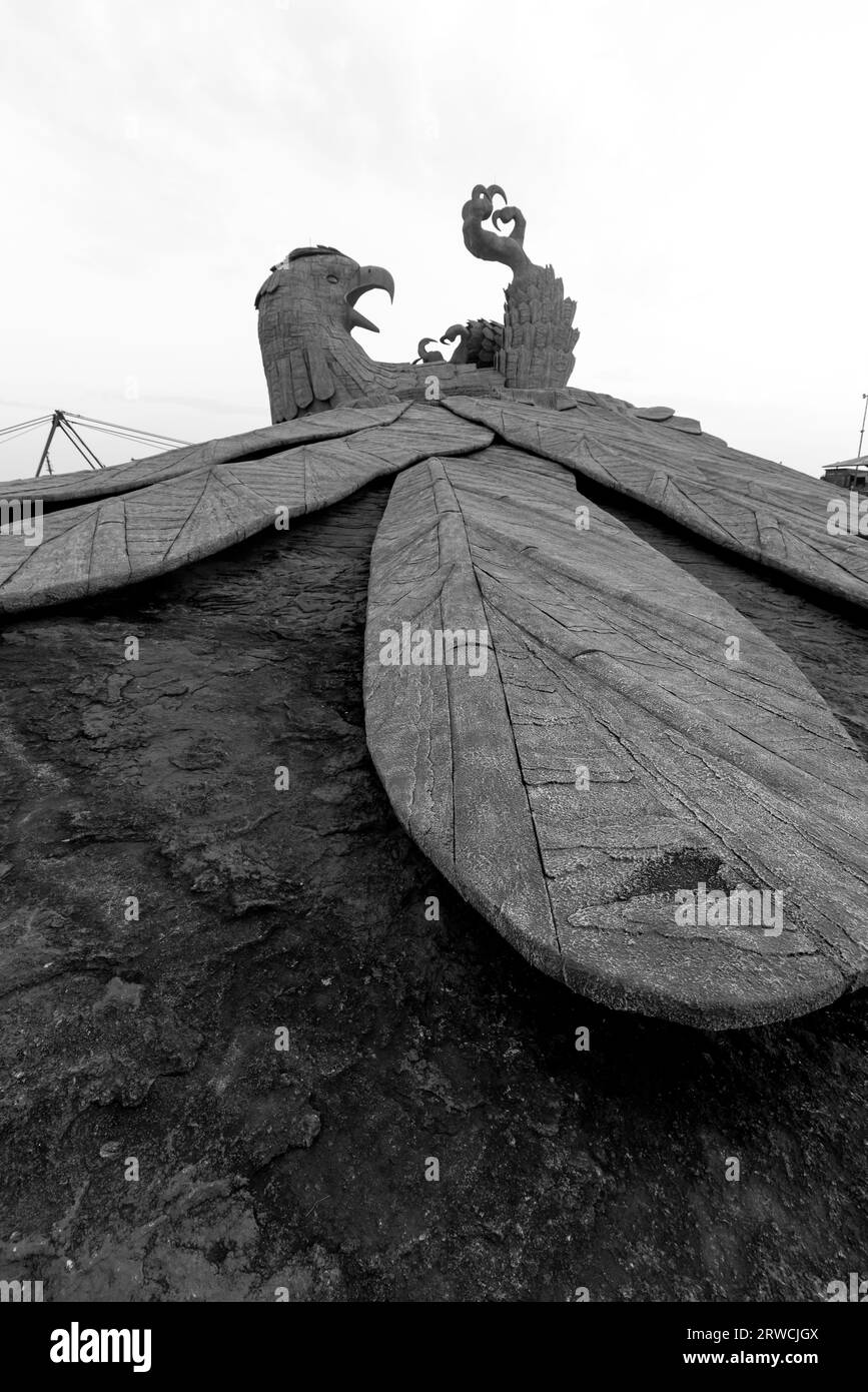 KOLLAM, KERALA, INDE - 07 JANVIER 2021 : sculpture de Jatayu, un oiseau divin Banque D'Images