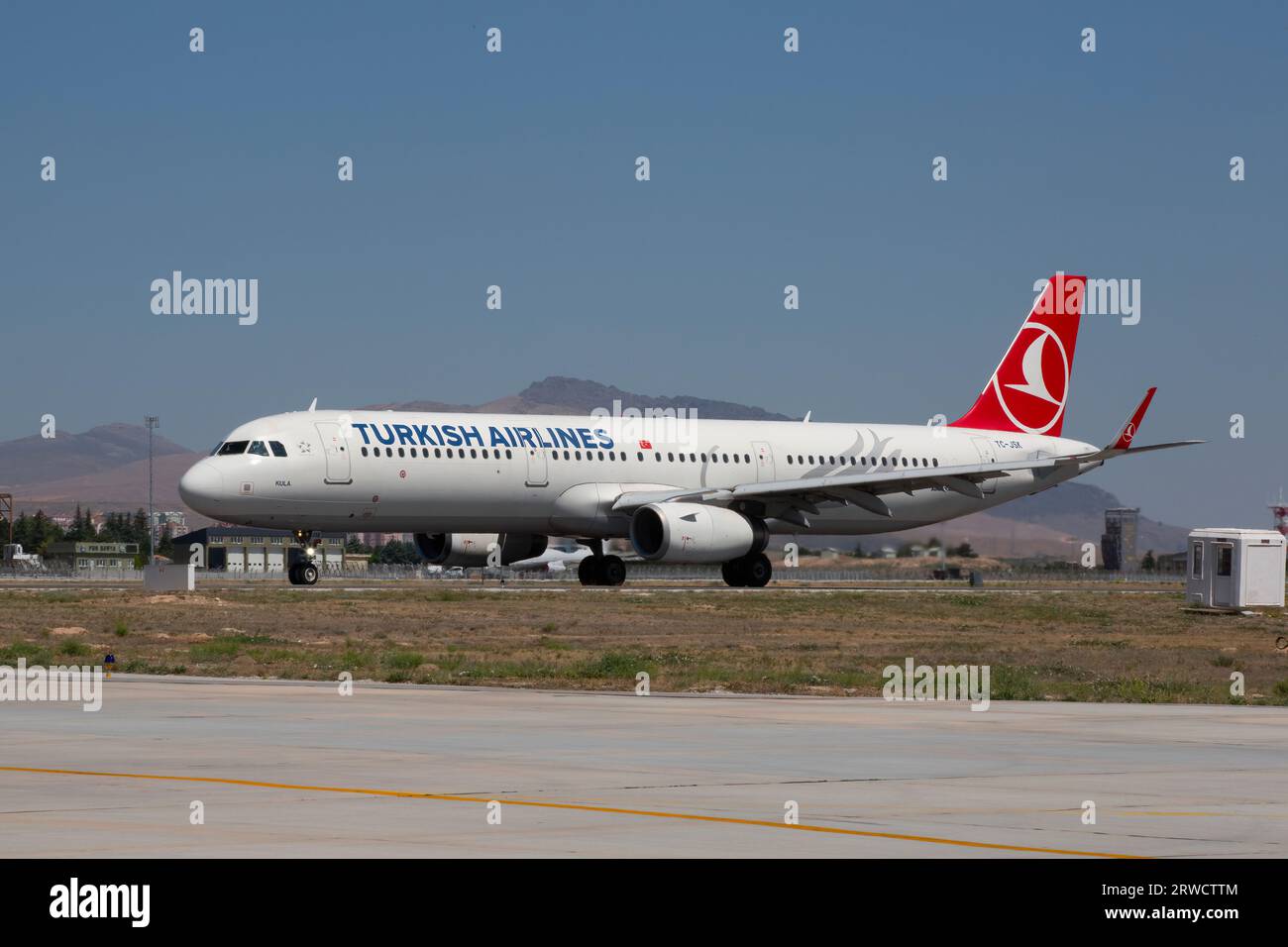 KONYA Turquie 07.01.2021 : l'avion de la compagnie aérienne Turkısh décolle du terminal de Konya Banque D'Images