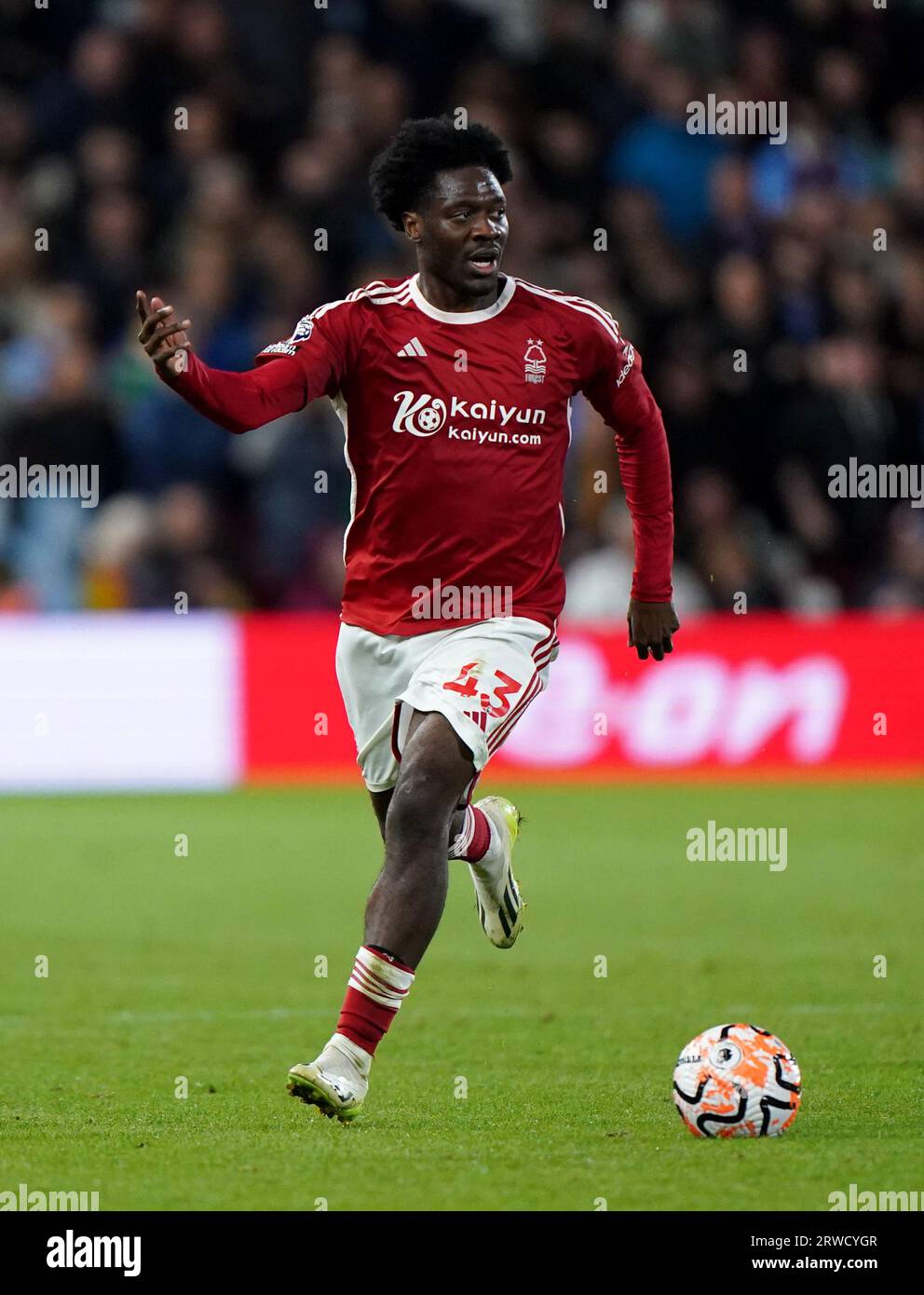 Ola Aina de Nottingham Forest lors du match de Premier League au City Ground, Nottingham. Date de la photo : lundi 18 septembre 2023. Banque D'Images