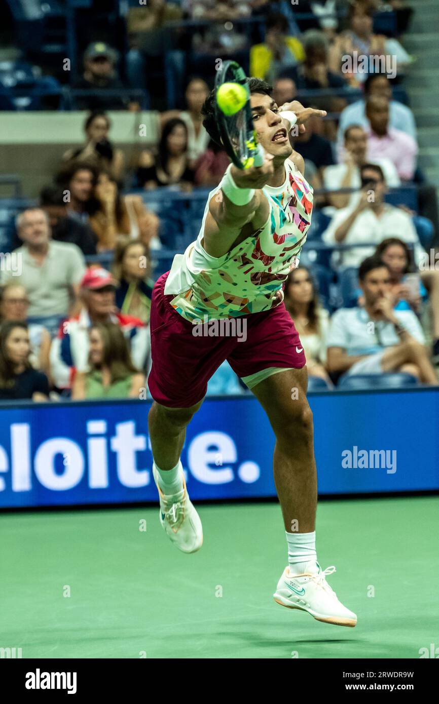 Carlos Alcaraz (ESP) participe aux demi-finales de l'US Open de tennis 2023 Banque D'Images