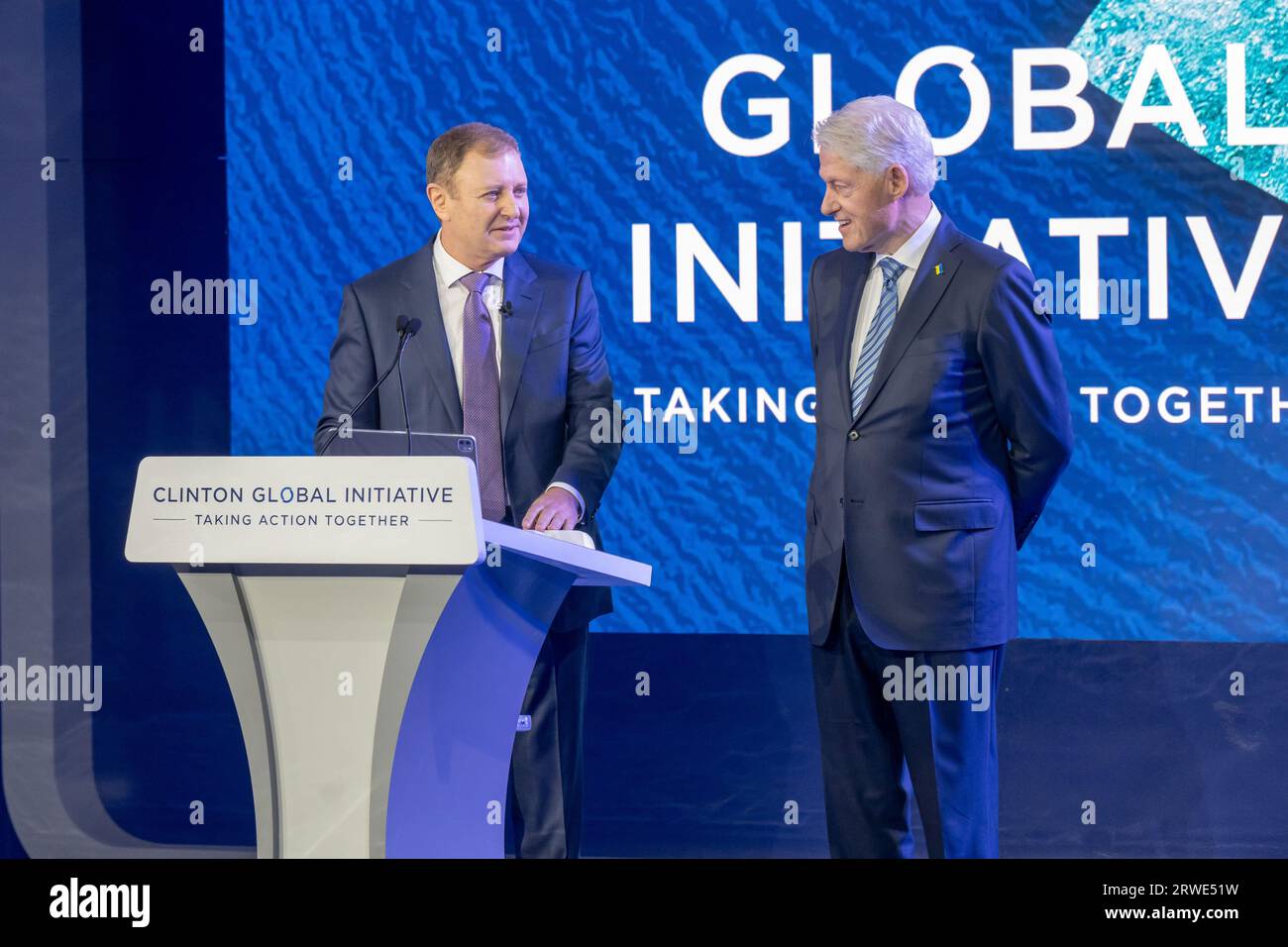 New York, États-Unis. 18 septembre 2023. Ziv Aviriam prend la parole lors de la réunion Clinton Global Initiative (CGI) au Hilton Midtown à New York. La réunion de CGI de 2023 portera sur les façons de contribuer à la lutte contre les changements climatiques, les problèmes de santé, la violence fondée sur le sexe, la guerre en Ukraine et d’autres enjeux. Cet événement de deux jours accueille des leaders de la politique, des affaires et de la philanthropie pour travailler sur des solutions potentielles aux problèmes mondiaux. Crédit : SOPA Images Limited/Alamy Live News Banque D'Images