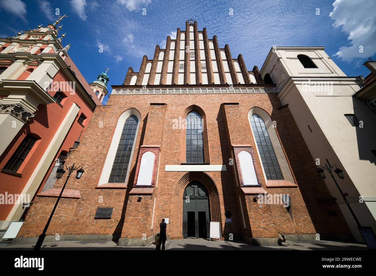 Consigner vos bagages de style gothique Basilique du Martyre de Saint Jean Baptiste dans la vieille ville de Varsovie, Pologne Banque D'Images