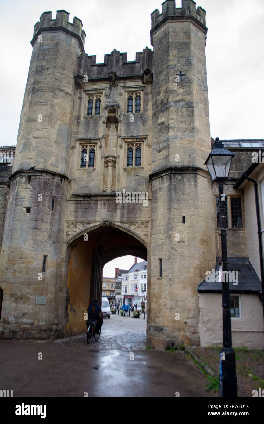 WELLS, SOMERSET, ROYAUME-UNI - août 2023 : ancienne porte médiévale dans la ville Banque D'Images