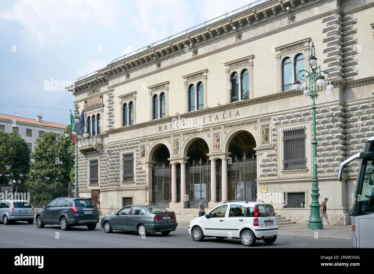 Bâtiment Banca DItalia à Bergame, Lombardie. Banca dItalia (en italien pour Bank of Italy) est la banque centrale de l'Italie et fait partie du système européen Banque D'Images