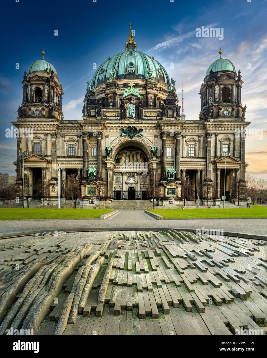 Cathédrale de Berlin à l'aube, Allemagne Banque D'Images