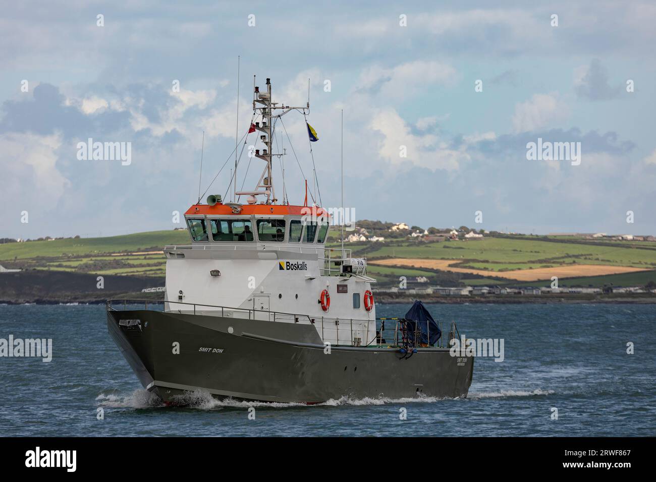 Smit DON entrant dans le port de Holyhead Banque D'Images