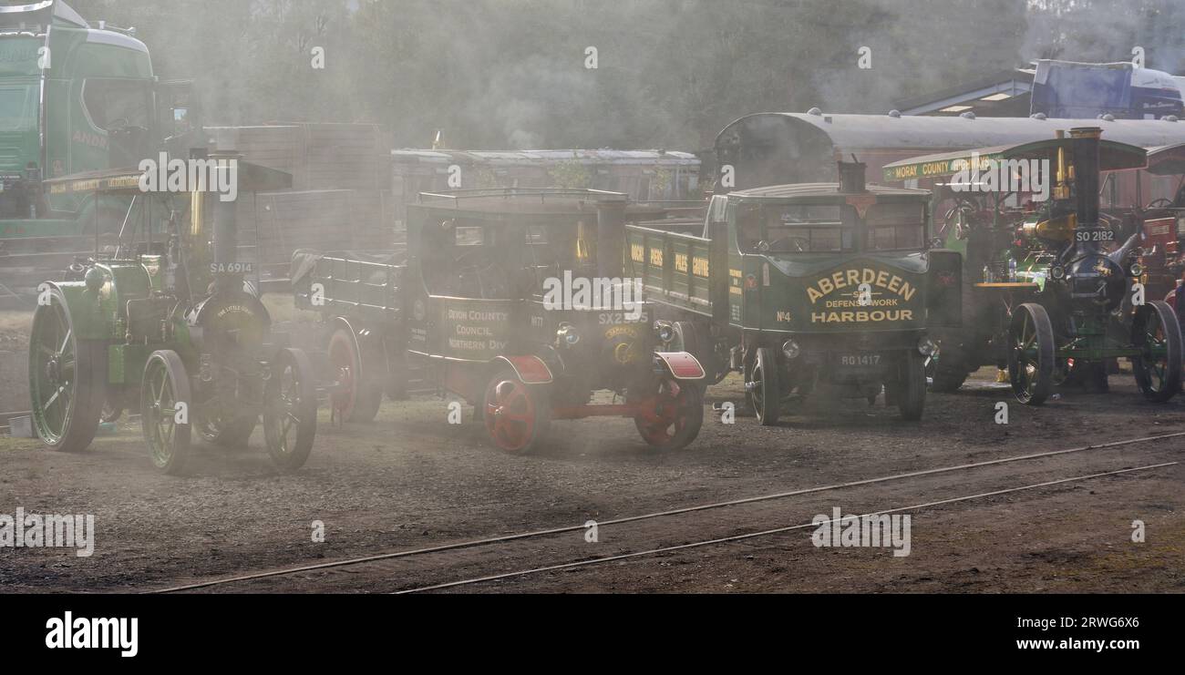 Bateau de Garten Écosse rallye vapeur dense fumée des moteurs de traction Banque D'Images