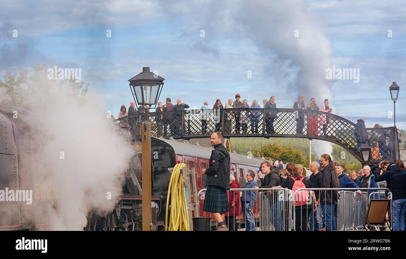 Bateau de Garten Écosse trains de rallye à vapeur moteurs de traction fumée et vapeur et visiteurs Banque D'Images