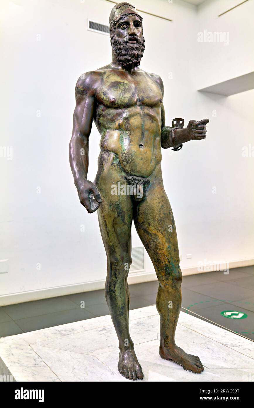 Gros plan des bronzes Riace, statues de guerrier grecques anciennes découvertes à Reggio de Calabre, en Italie Banque D'Images