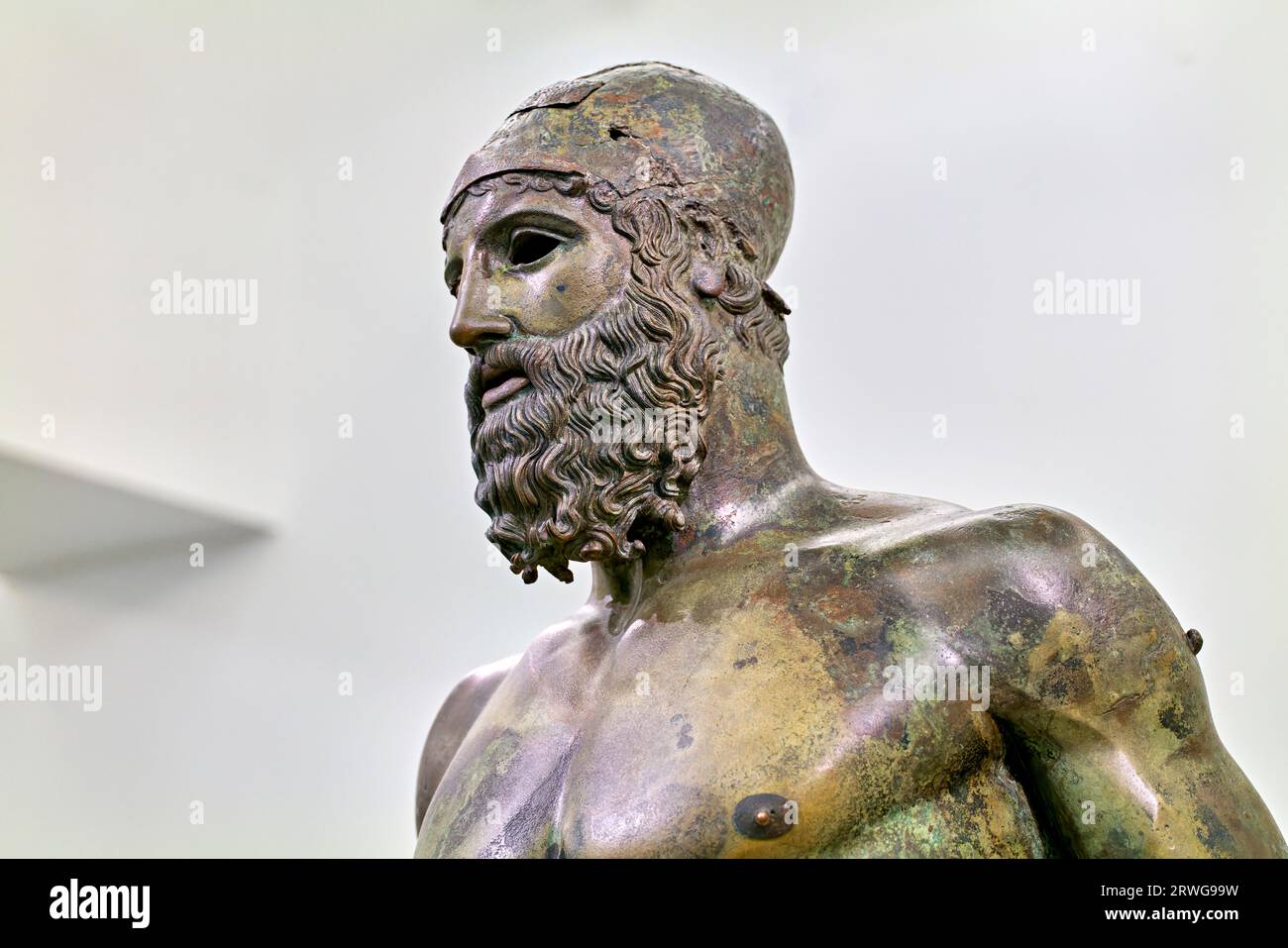 Gros plan des bronzes Riace, statues de guerrier grecques anciennes découvertes à Reggio de Calabre, en Italie Banque D'Images