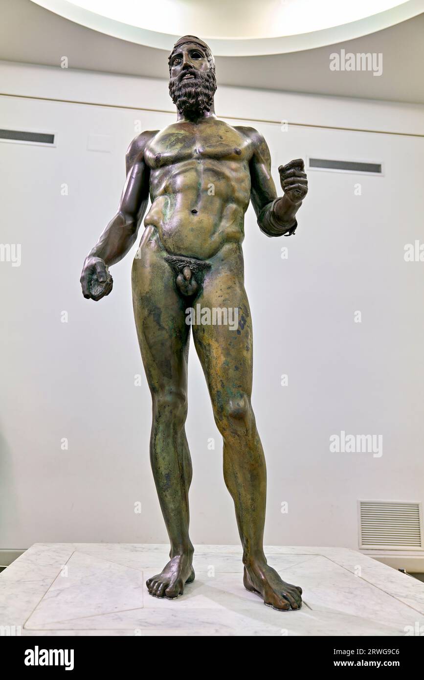 Gros plan des bronzes Riace, statues de guerrier grecques anciennes découvertes à Reggio de Calabre, en Italie Banque D'Images