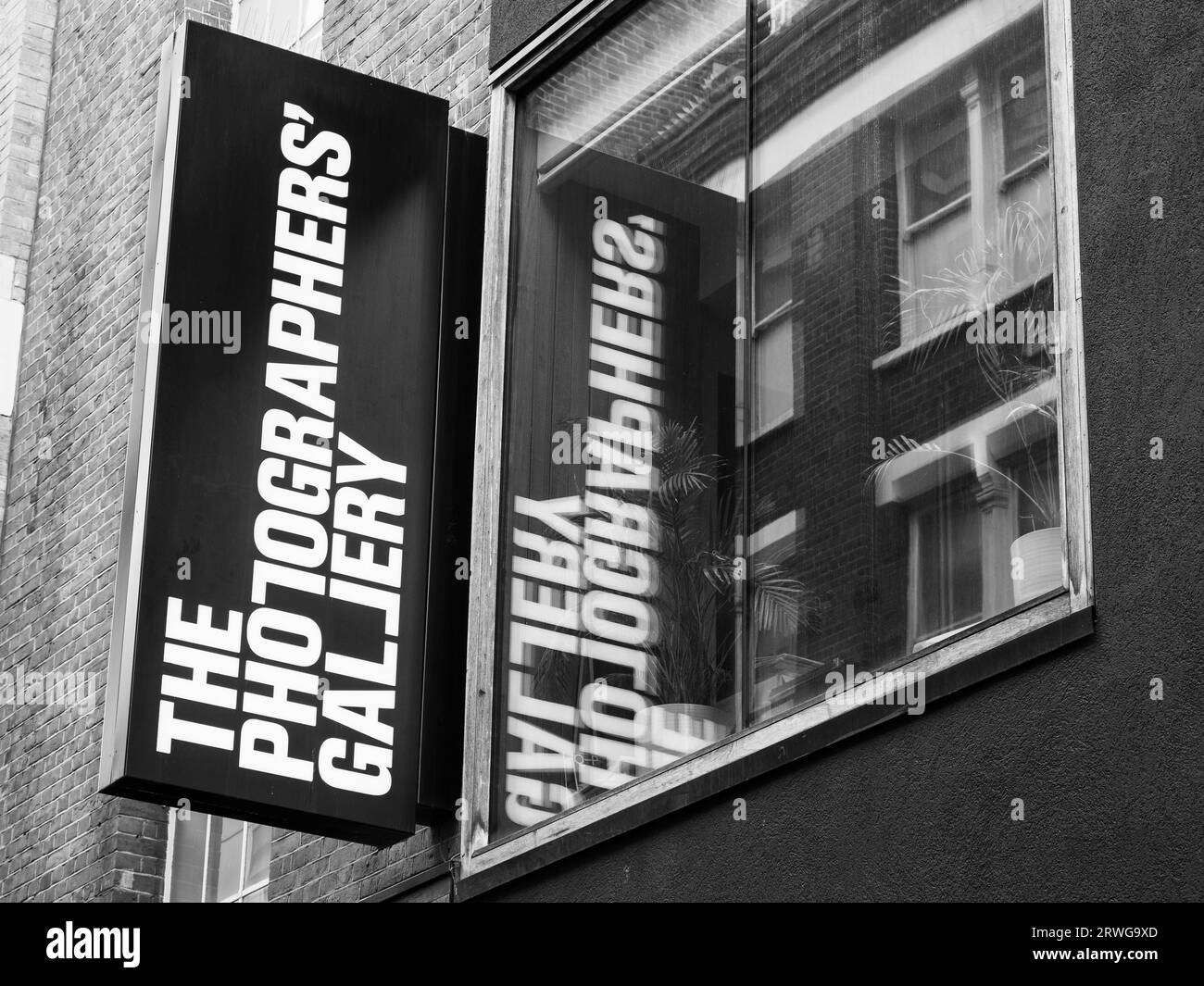 B&W, The Photographers Gallery, Soho, Londres, Angleterre, ROYAUME-UNI, GB. Banque D'Images