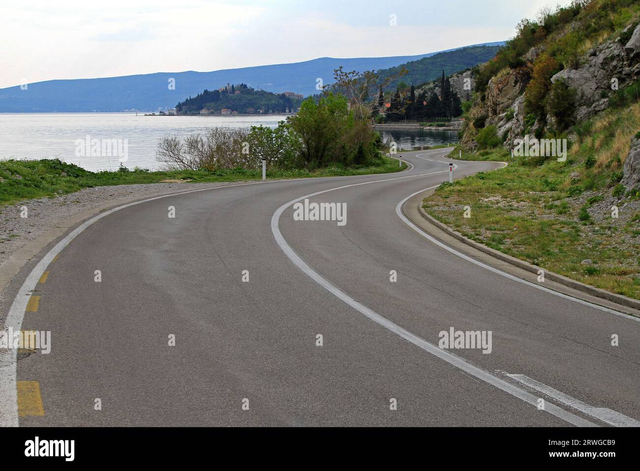 Route sinueuse le long de la mer Adriatique au Monténégro Scenic route Banque D'Images