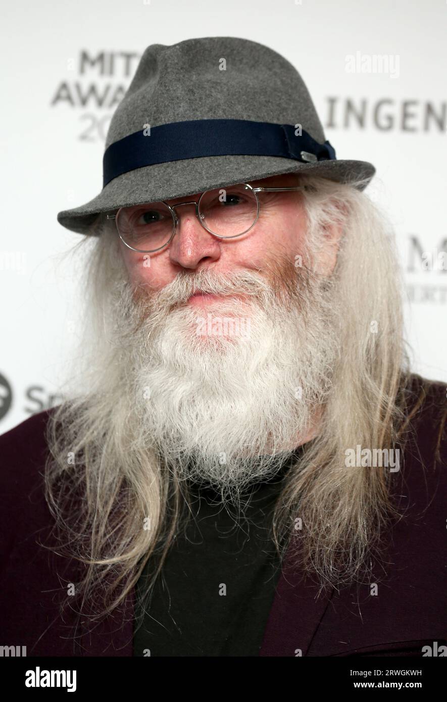 Paddy McAloon assiste à la 26e cérémonie annuelle des Music Industry Trust Awards qui se tient au Grosvenor House Hotel à Londres, en Angleterre. Banque D'Images