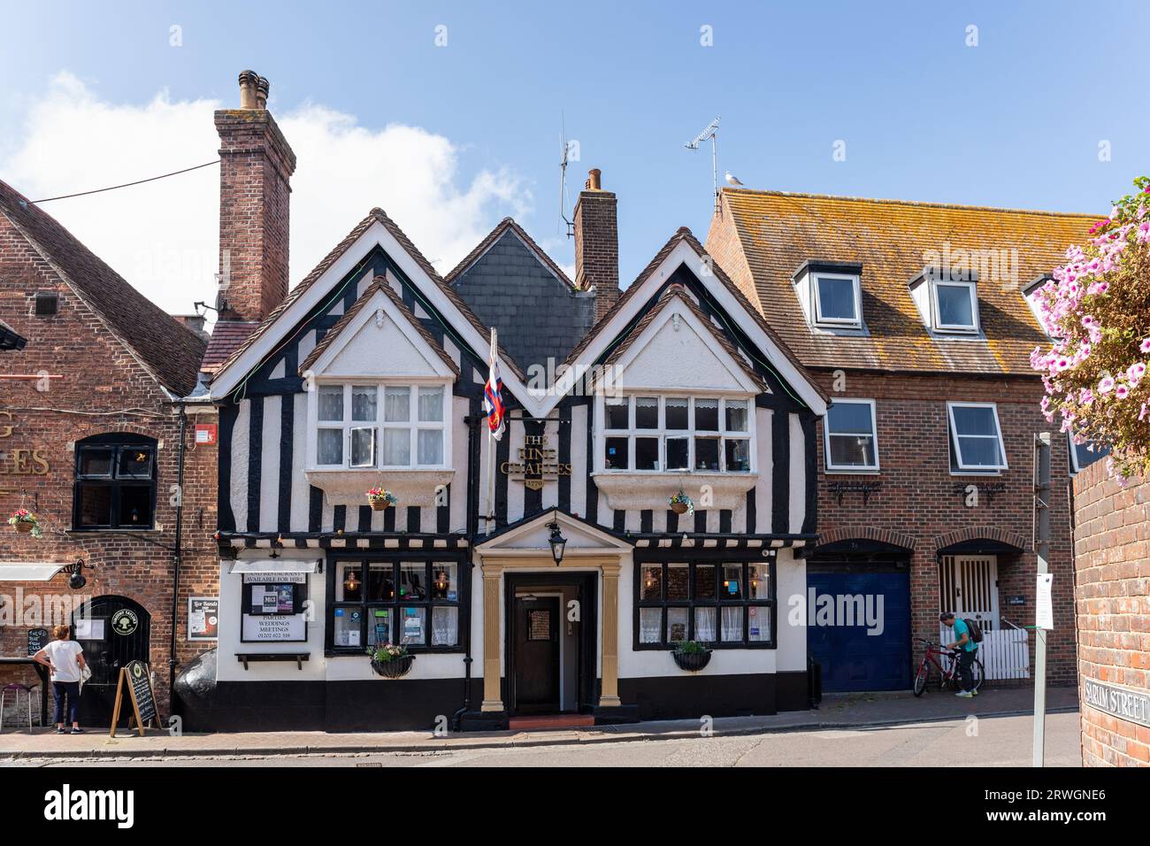 Le King Charles Inn est devenu une maison publique vers 1770. Le bâtiment lui-même peut être daté vers 1550. Poole, Dorset, Angleterre, Royaume-Uni Banque D'Images