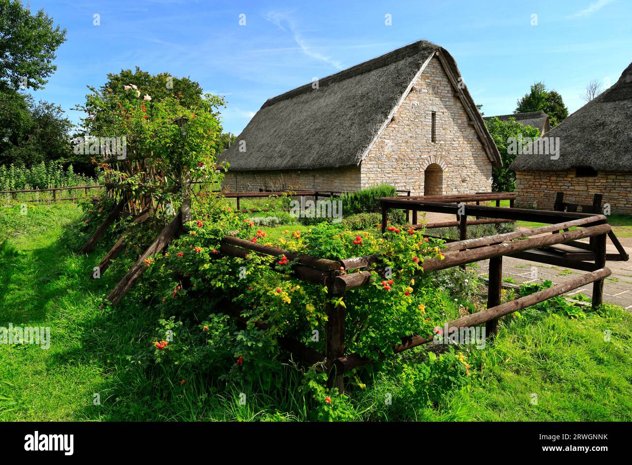 L'église, Cosmeston Medieval Village, Cosmeston Lakes and Country Park, Penarth, Vale of Glamorgan, Galles du Sud, Royaume-Uni. Banque D'Images
