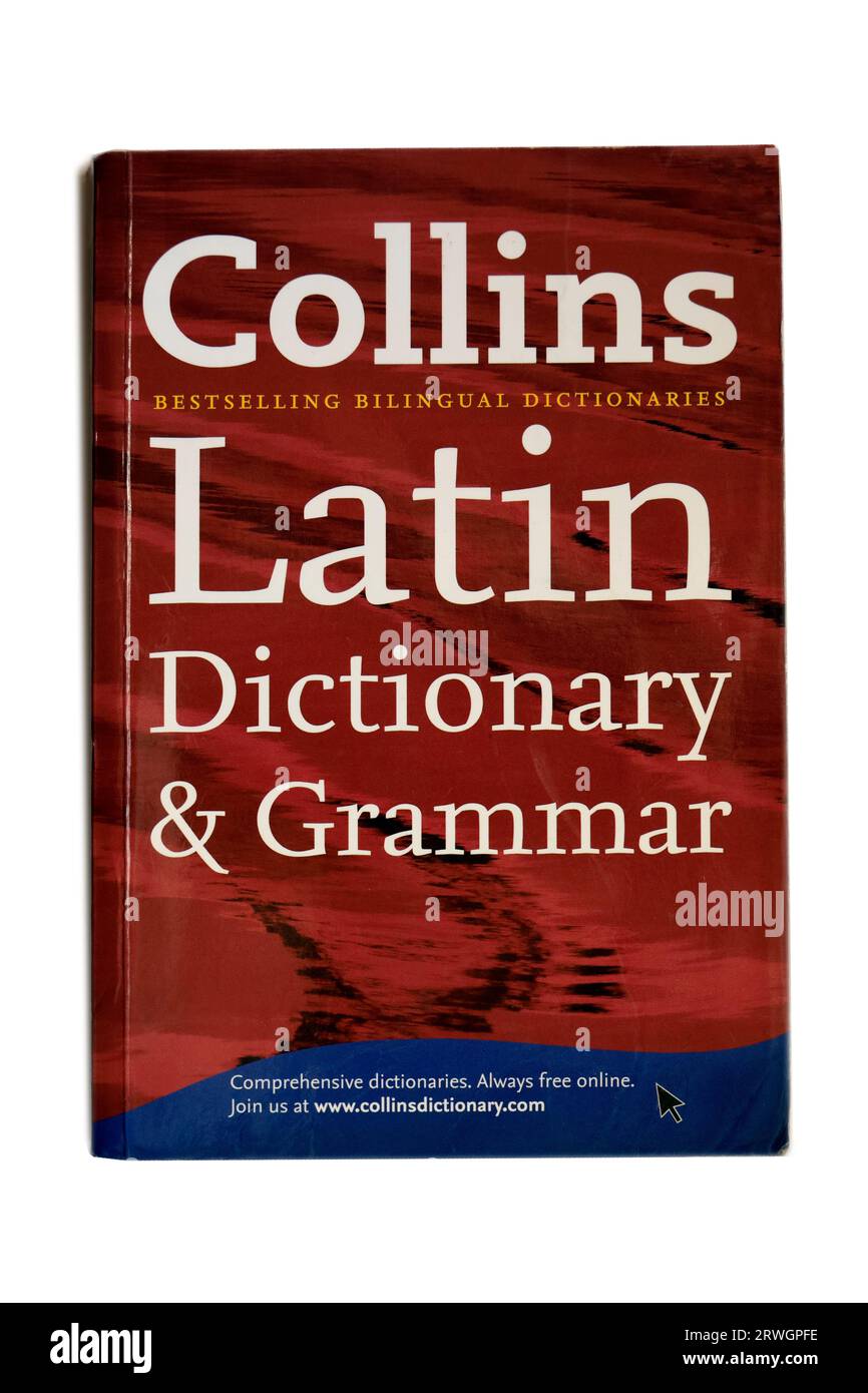 Collins Latin Dictionary and Grammar - couverture de livre, fond blanc, configuration de studio Banque D'Images