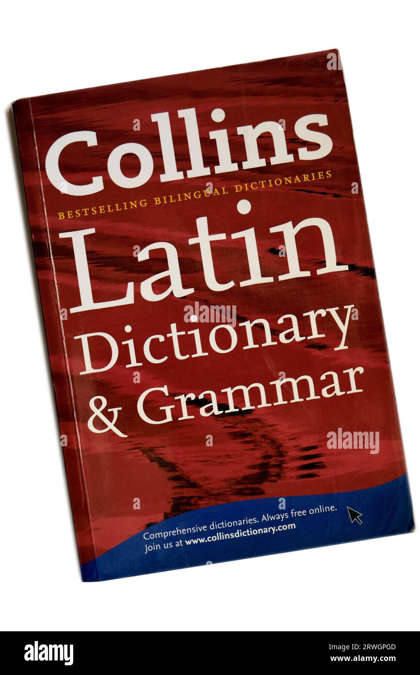 Collins Latin Dictionary and Grammar - couverture de livre, fond blanc, configuration de studio Banque D'Images