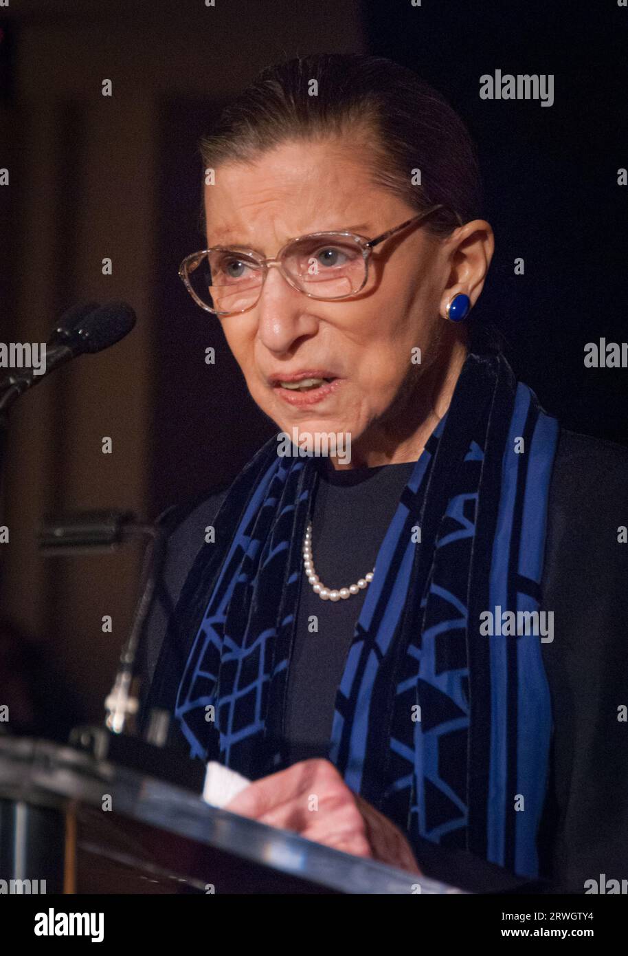 La juge de la Cour suprême Ruth Bader Ginsburg prend la parole lors d'un événement le 2 mars 2007. Banque D'Images