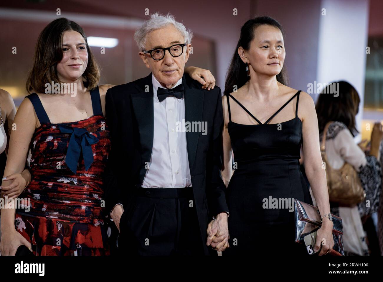 VENISE, ITALIE - SEPTEMBRE 04 : Woody Allen, Soon-Yi Previn, Bechet Allen et Manzie Tio Allen assistent à un tapis rouge pour le film coup de chance Banque D'Images