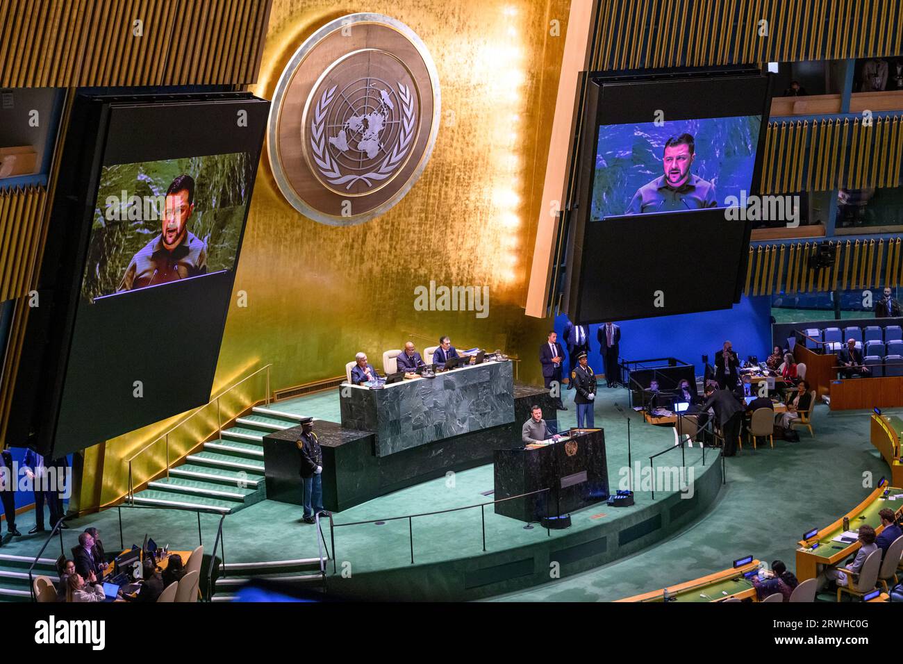 New York, États-Unis. 19 septembre 2023. Le président ukrainien Volodymyr Zelenskyy s'adresse à la séance d'ouverture de la 78e Assemblée générale des Nations Unies au siège de l'ONU. Crédit : Enrique Shore/Alamy Live News Banque D'Images