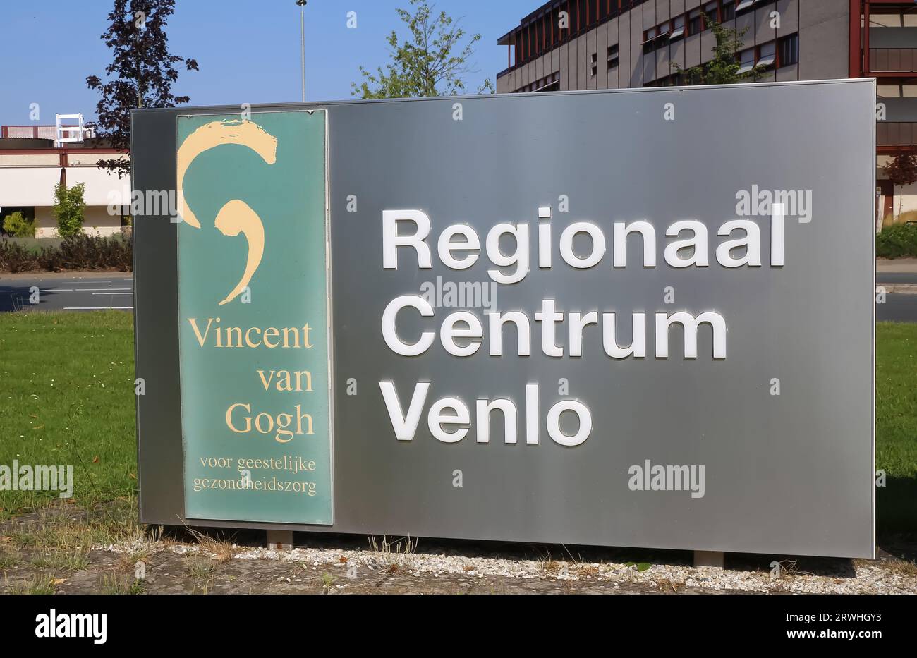 Venlo, pays-Bas - juillet 30. 2023 : signe de la clinique psychiatrique Vincent van Gogh à l'entrée de l'hôpital Banque D'Images