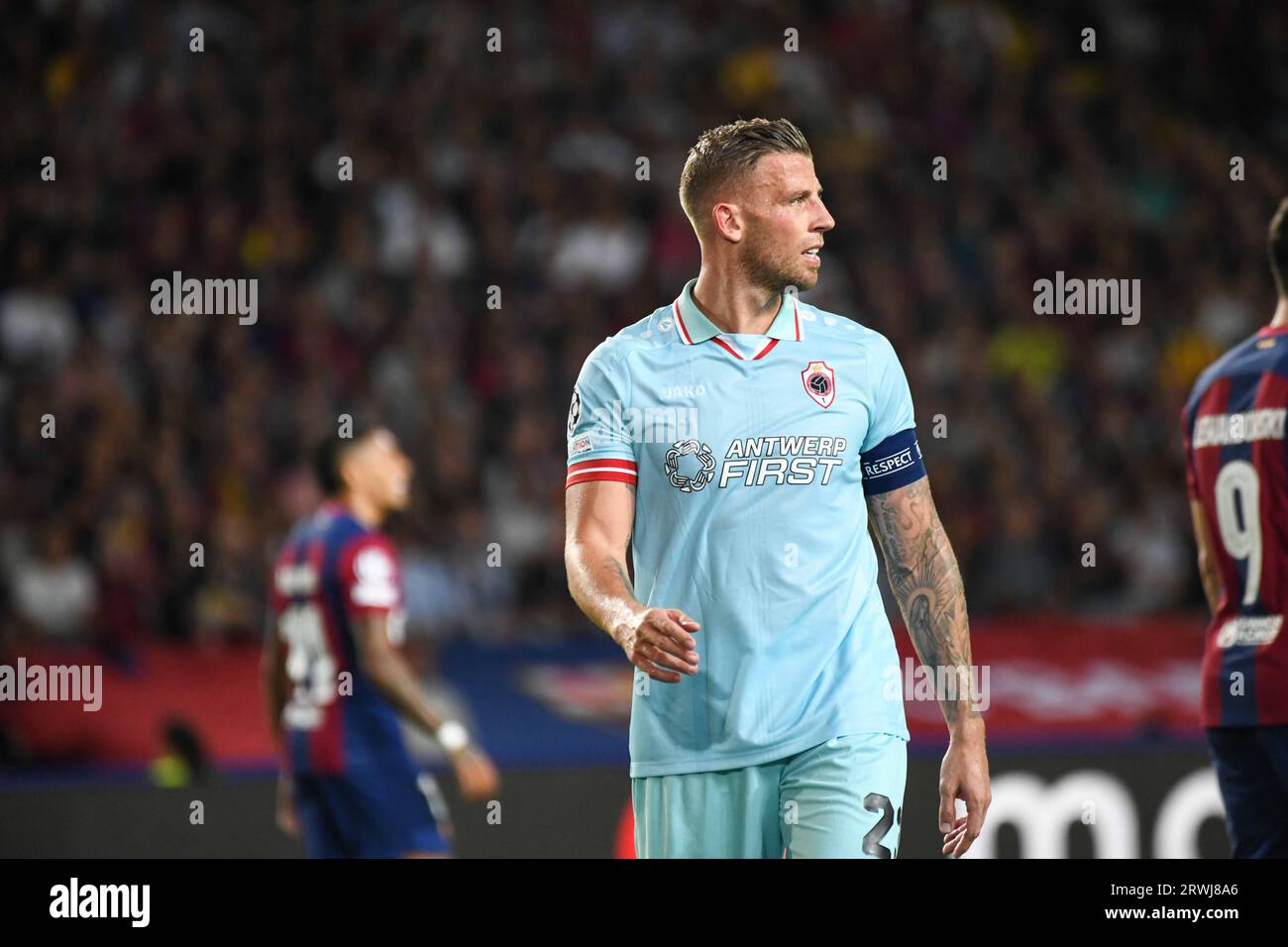 Barcelone, Espagne. 19 septembre 2023. BARCELONE, ESPAGNE - 19 SEPTEMBRE : Alderweireld réagit lors du match du groupe H de l'UEFA Champions League FC Barcelone et Anvers le 19 septembre 2023, au stade Montjuic de Barcelone, Espagne. (Photo Sara Aribó/PxImages) crédit : PX Images/Alamy Live News Banque D'Images