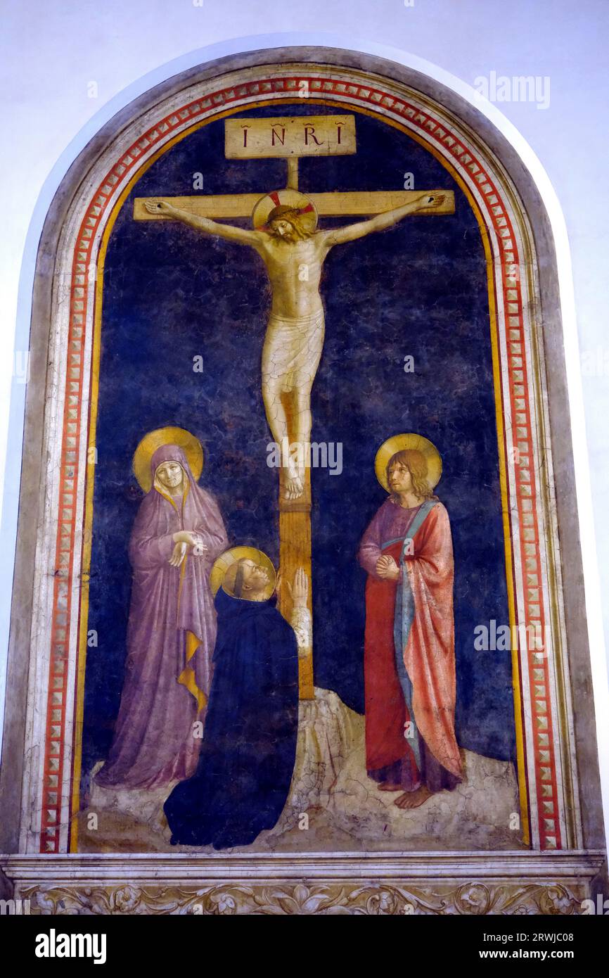 Christ de la Croix avec la Vierge Marie, Saint Jean et Saint Dominique fresque de prière dans le Musée de la Louve à Paris France Banque D'Images