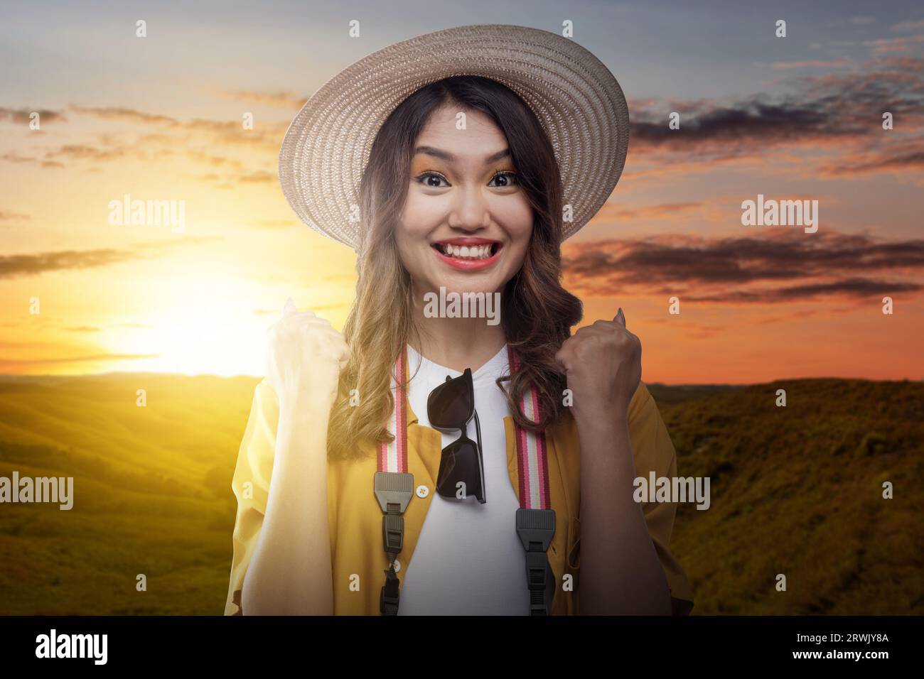 Fille montrant l'expression du sourire. Visage souriant heureux. Concept de la Journée mondiale du sourire Banque D'Images