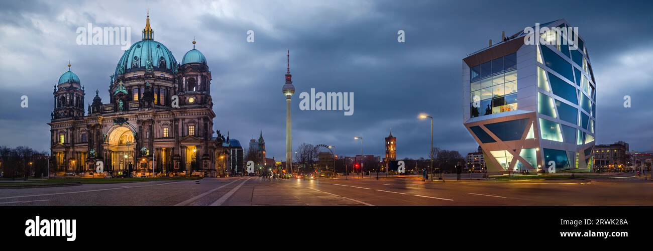 Cathédrale de Berlin à l'aube, Allemagne Banque D'Images