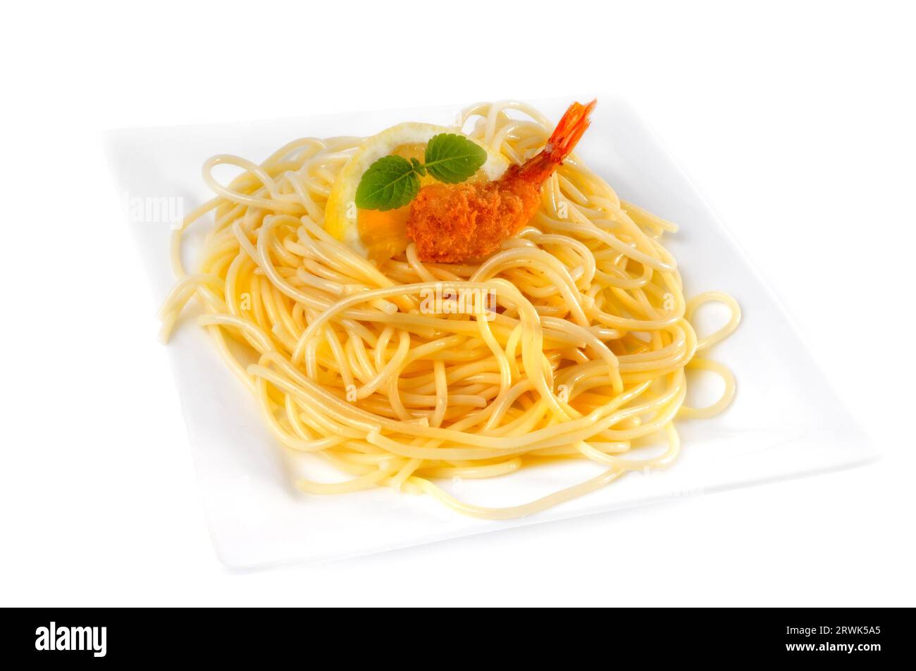 Spaghetti et crevettes cuites au four Banque D'Images