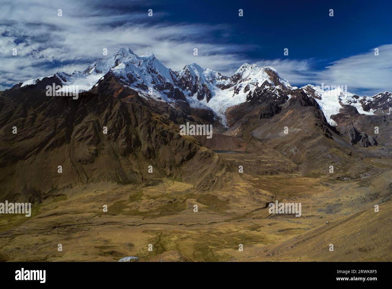 Des paysages à couper le souffle autour de Chavin, l'un des plus hauts sommets dans les Andes péruviennes, Cordillera Blanca Banque D'Images