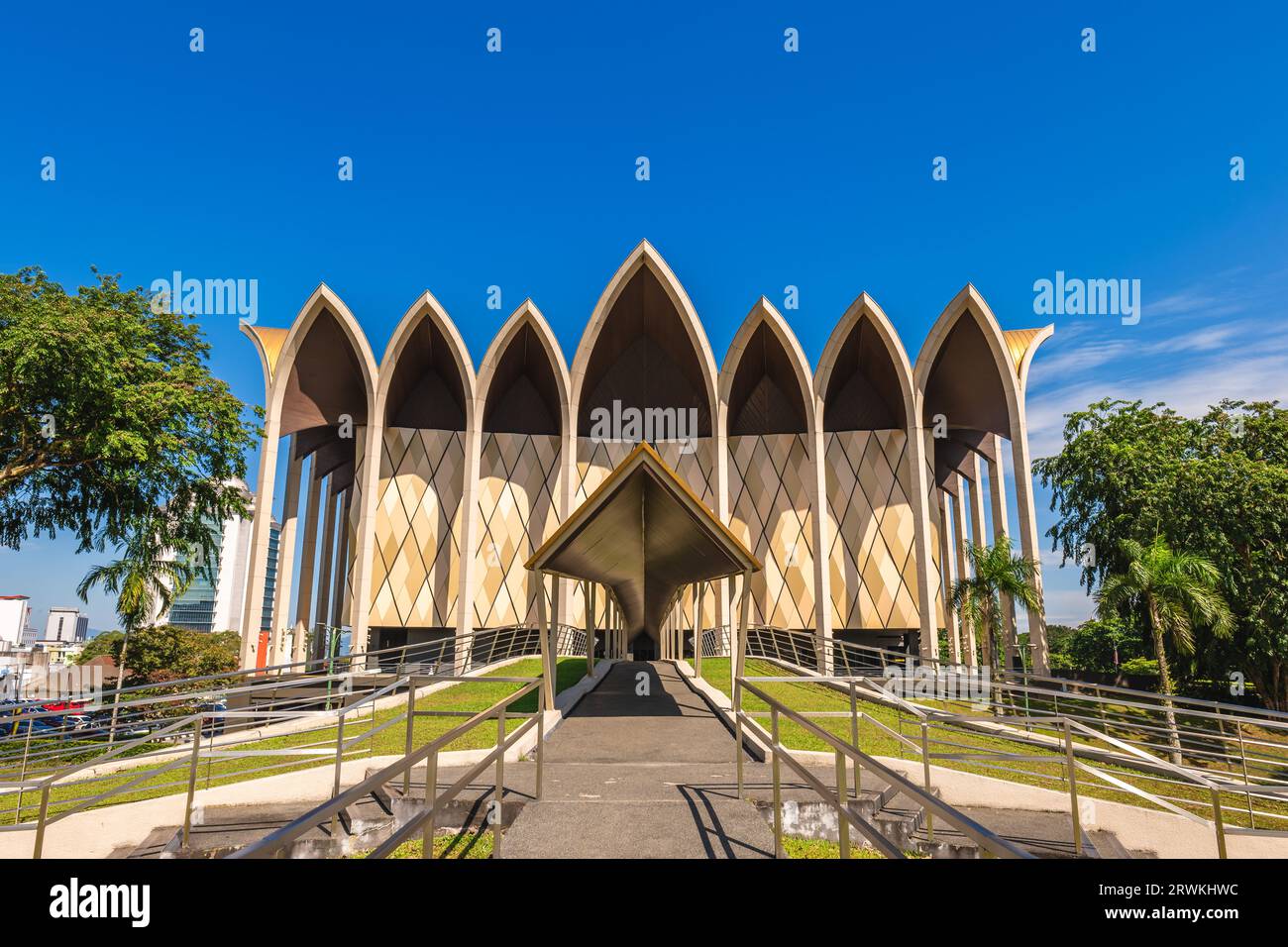 Bornéo cultures Museum, une partie du complexe du musée Sarawak à Kuching, Malaisie Banque D'Images