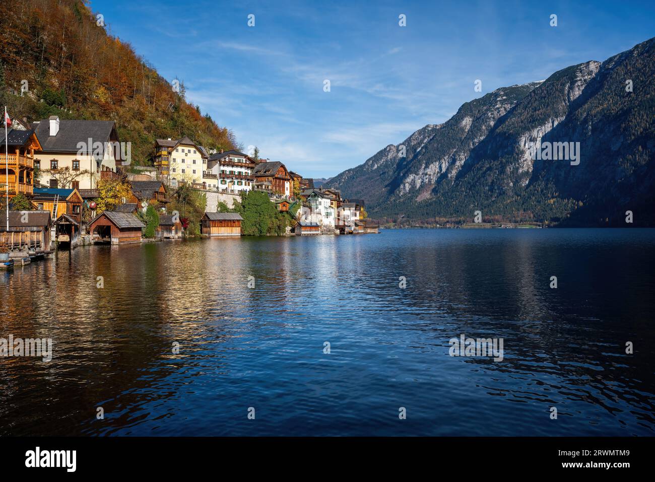 Hallstatt Lakeside et montagnes des Alpes - Hallstatt, Autriche Banque D'Images