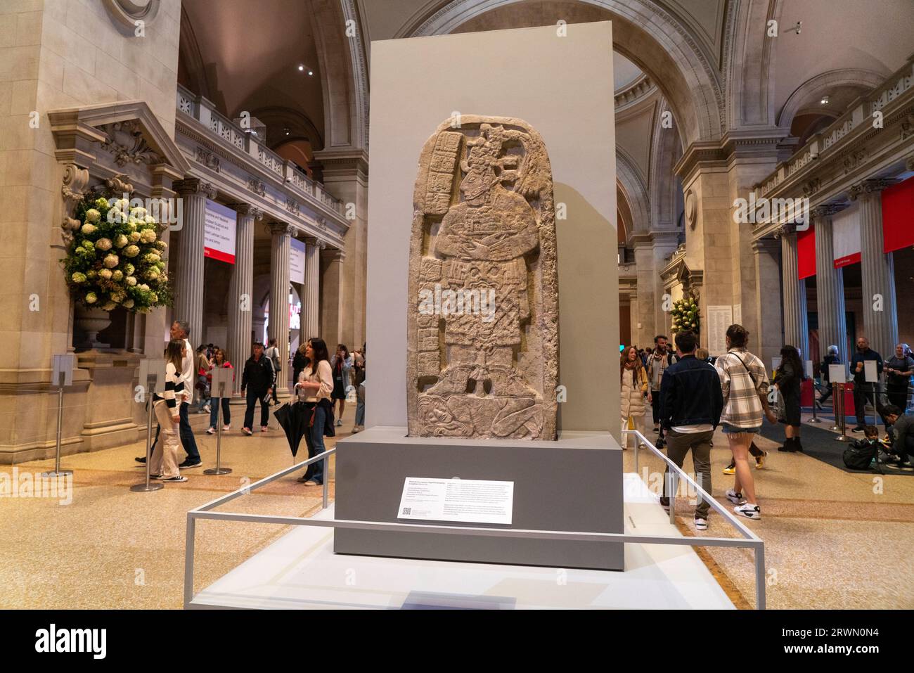 Le hall principal du Metropolitan Museum of Art de Manhattan crée une entrée majestueuse dans le bâtiment. Banque D'Images