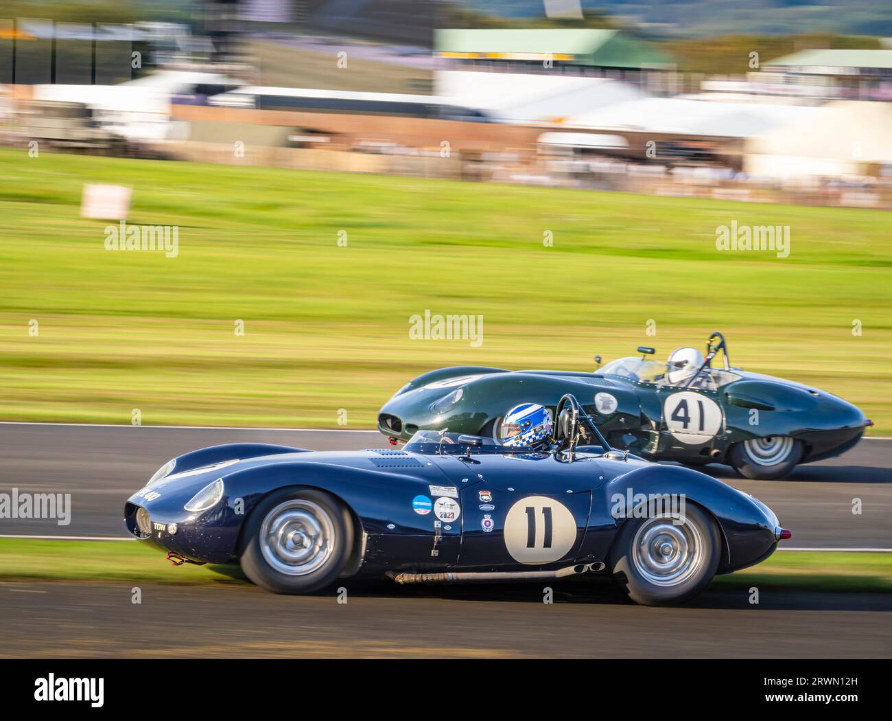 Cooper Jaguar T38 dans la course Sussex Trophy au Goodwood Revival, West Sussex UK Banque D'Images