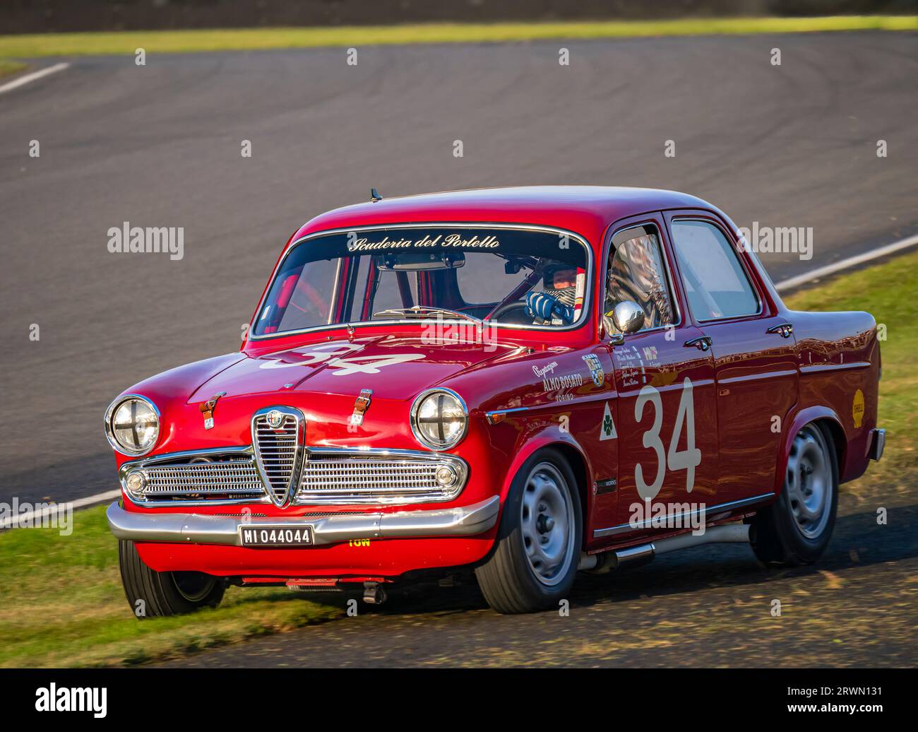 Alfa Romeo Giulietta TI dans la course St Mary's Trophy au Goodwood Revival, West Sussex UK Banque D'Images
